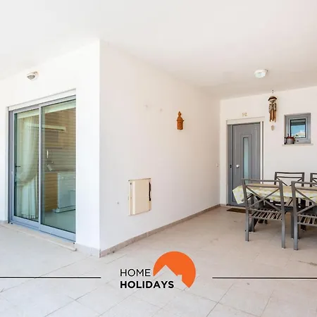 #160 V3 Branca 92 By Holidays Holiday home *